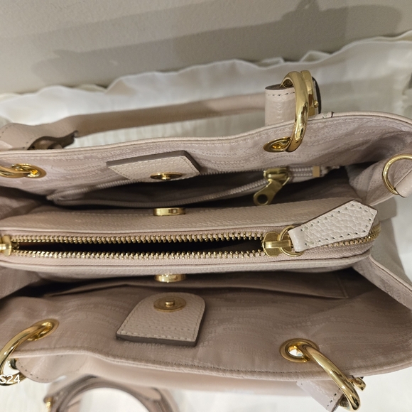 Ladies Handbag - Picture 2 of 3